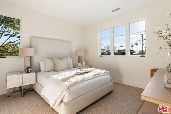 $3,995,000 | 3662 Stoner Avenue, Los Angeles, CA 90066