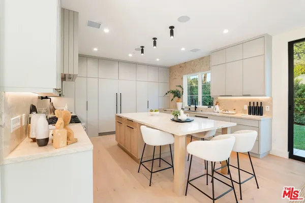 $3,995,000 | 3662 Stoner Avenue, Los Angeles, CA 90066