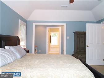 18 Fairway Road Paoli, PA 19301 - Photo 9 of 11 Bedroom - Main