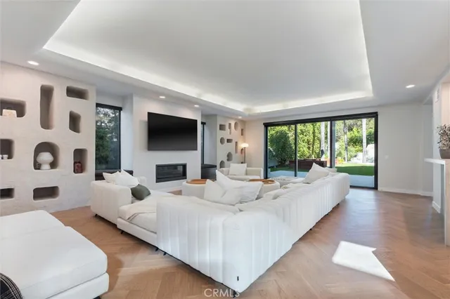 $27,000 | 17437 Oak Creek Court, Encino, CA 91316