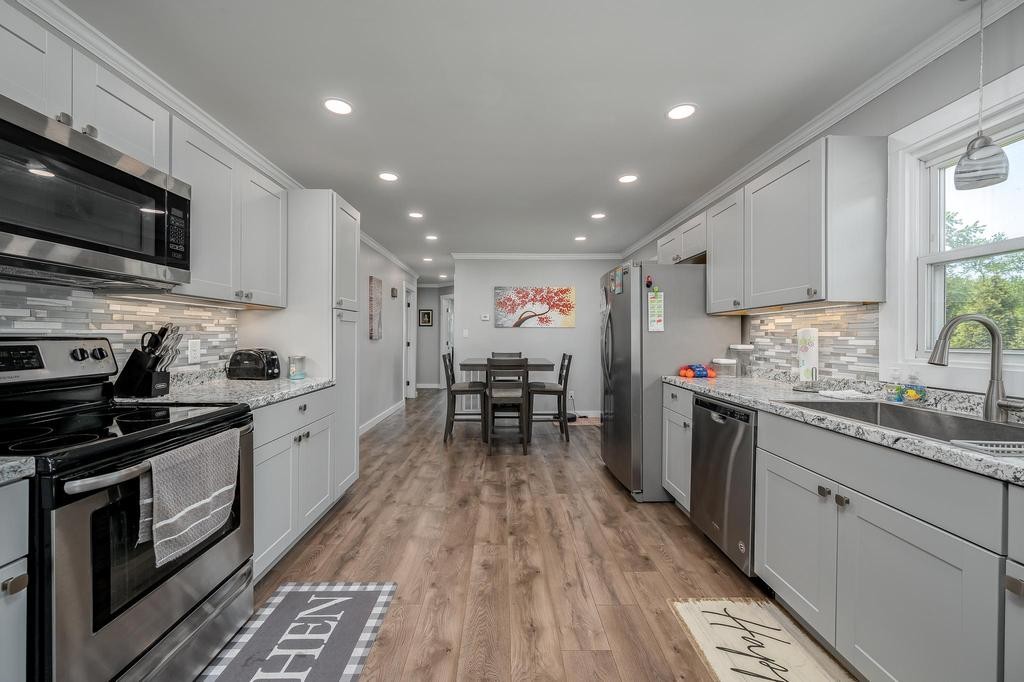 334 Beechcroft Road Spring Hill, TN 37174 - Photo 6 of 22 Gallery Image 6