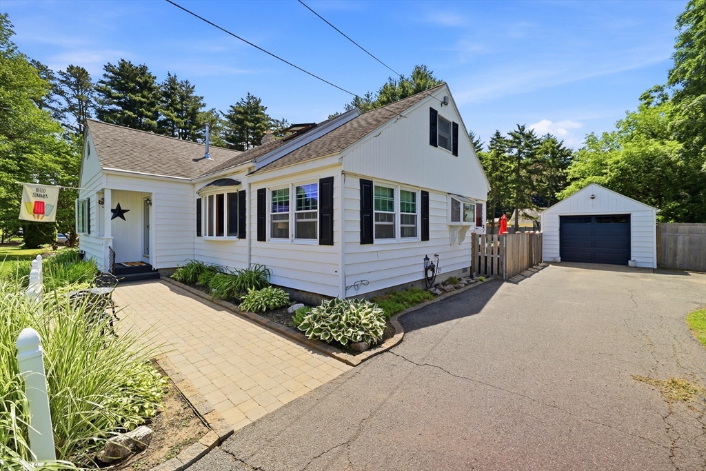 39 Bartels Street Springfield, MA 01128 - Photo 5 of 42
