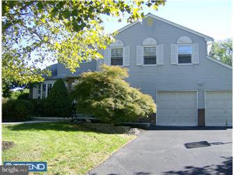 290 Greenview Road Yardley, PA 19067 - Photo 1 of 11 Exterior Front