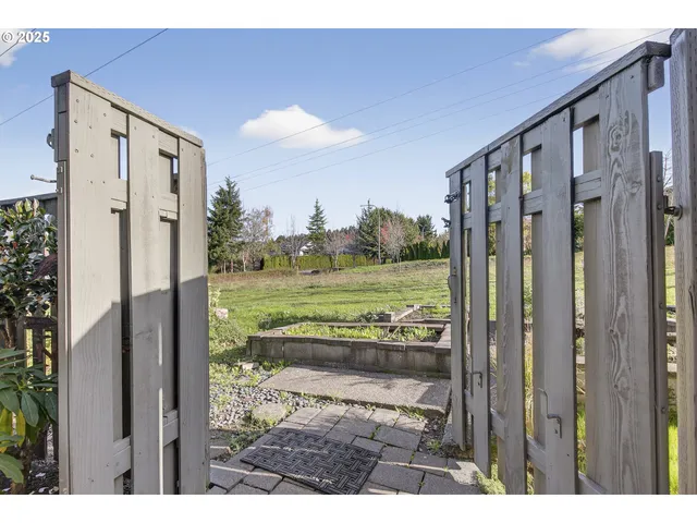 $799,900 | 14609 Northwest Blackthorne Lane, Portland, OR 97229