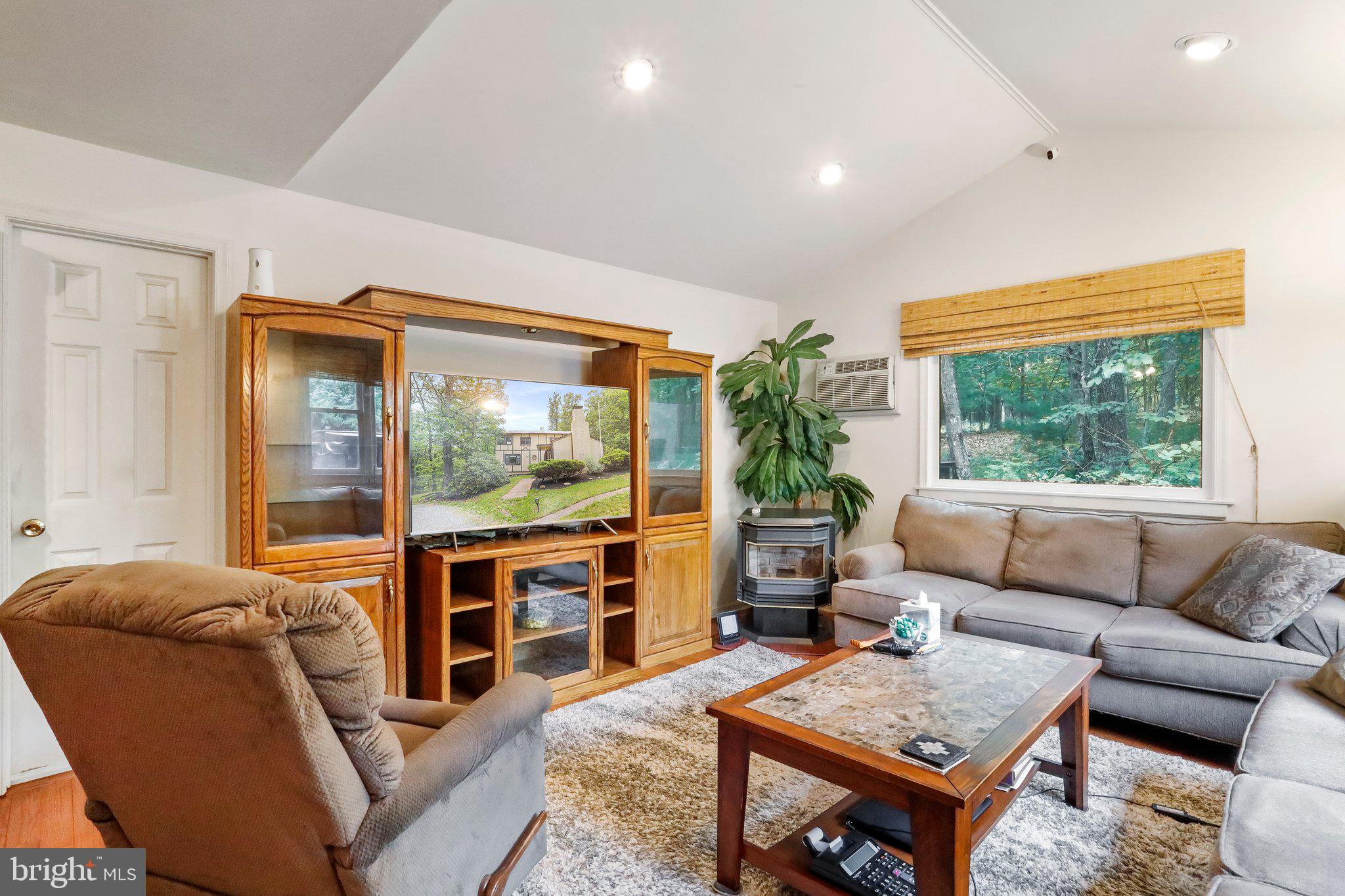2599 Tabor Road Berkeley Springs, WV 25411 - Photo 14 of 50 Living Room