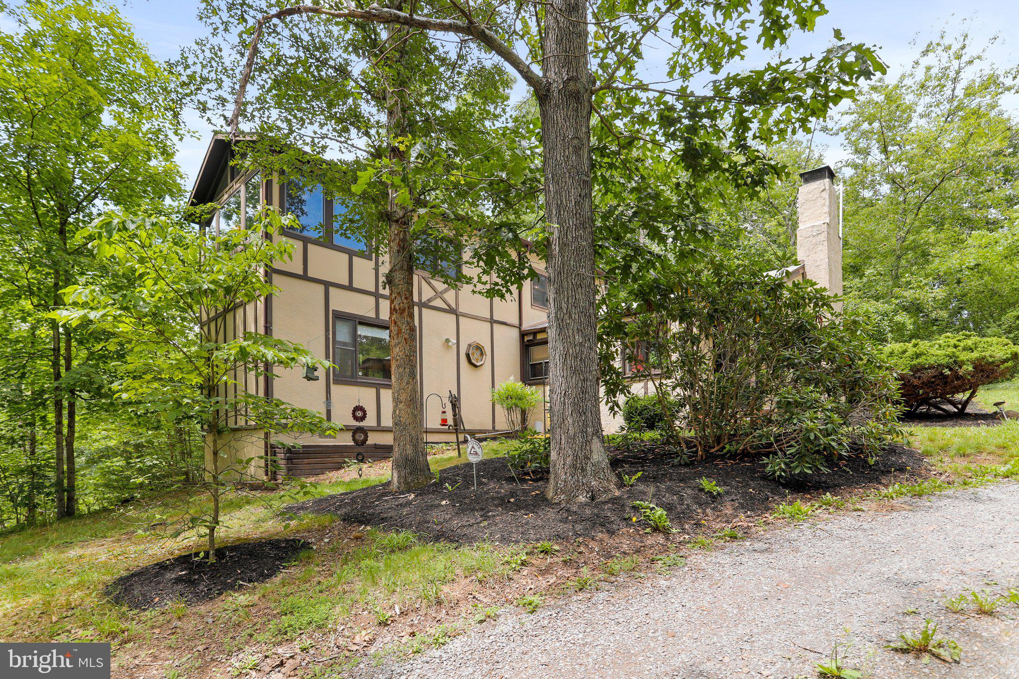 2599 Tabor Road Berkeley Springs, WV 25411 - Photo 5 of 50 Main House