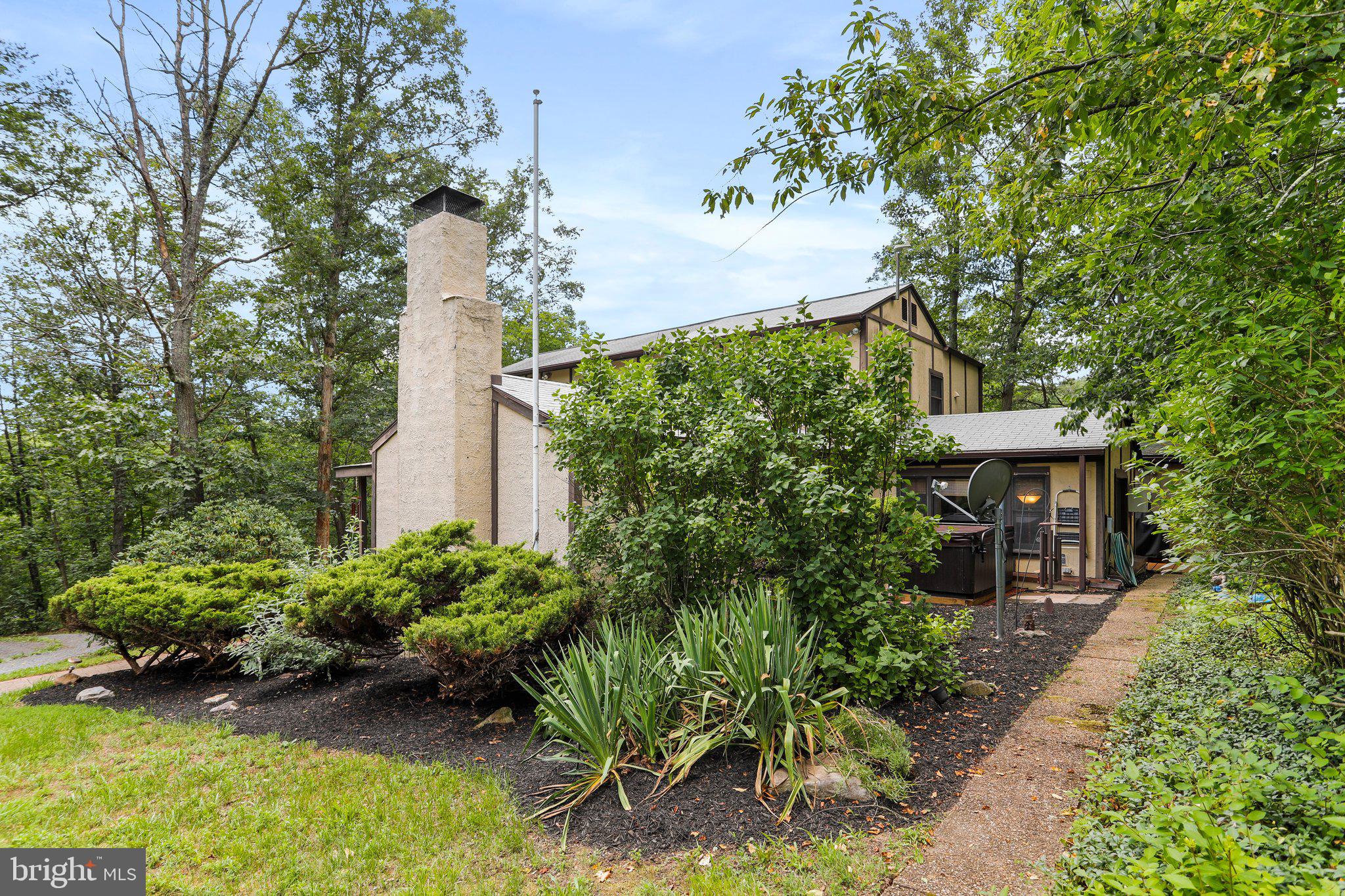 2599 Tabor Road Berkeley Springs, WV 25411 - Photo 6 of 50 Main House