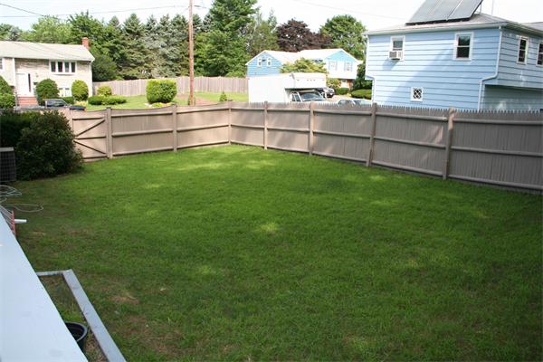 14 Jeanne Road Randolph, MA 02368 - Photo 12 of 15 Gallery Image 12