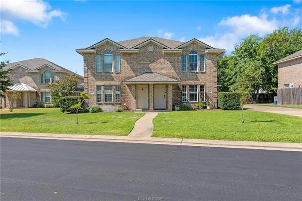$1,750 | 2330 Autumn Chase Loop, Unit A, College Station, TX 77840
