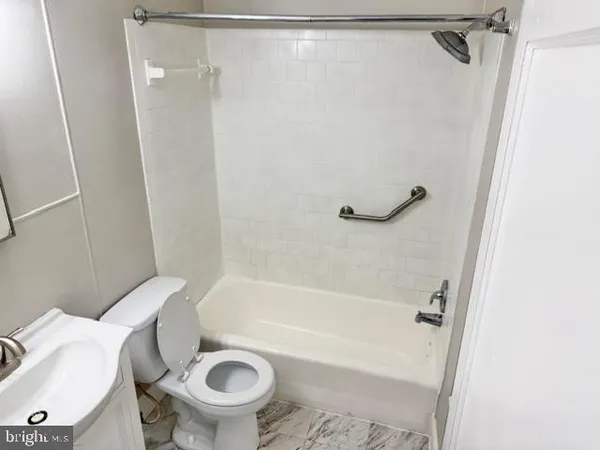 $1,250 | 27 East Main Street, Unit 207, Westminster, MD 21157