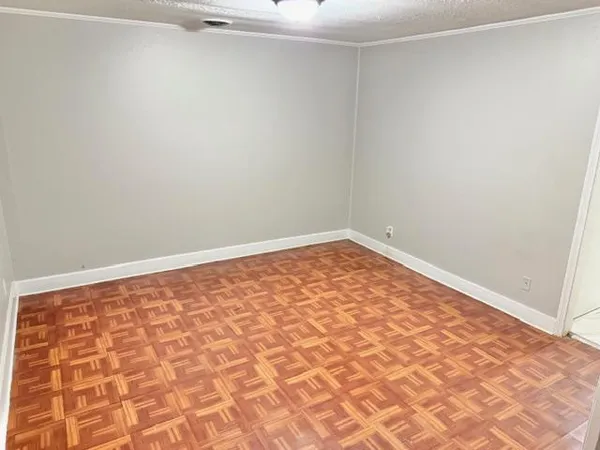$1,250 | 27 East Main Street, Unit 207, Westminster, MD 21157