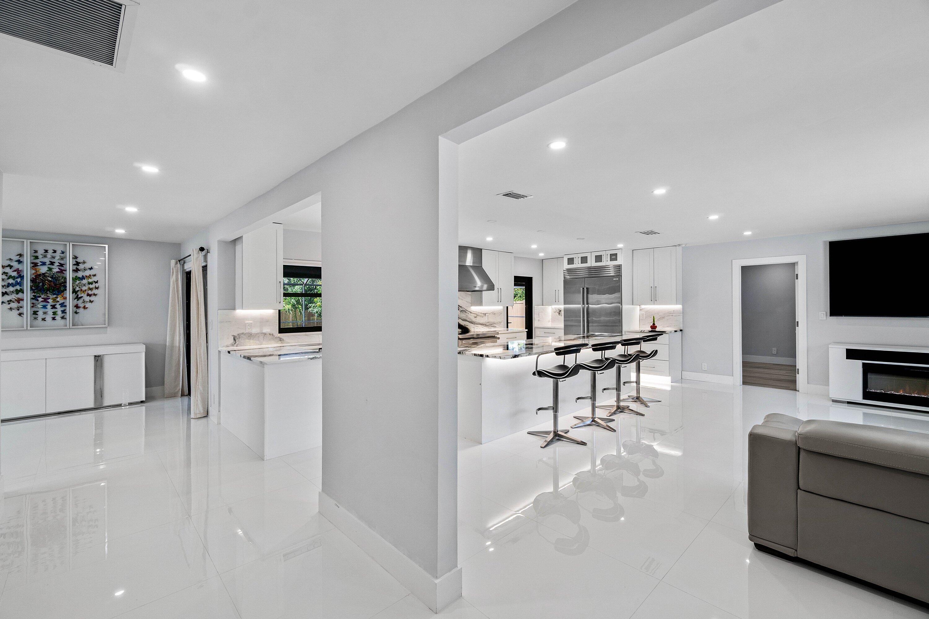 820 Southwest 16th Street Boca Raton, FL 33486 - Photo 5 of 44 009-820Southwest16thStreet-BocaRaton-FL-