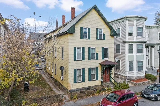 $629,900 | 278 Auburn Street, Manchester, NH 03103