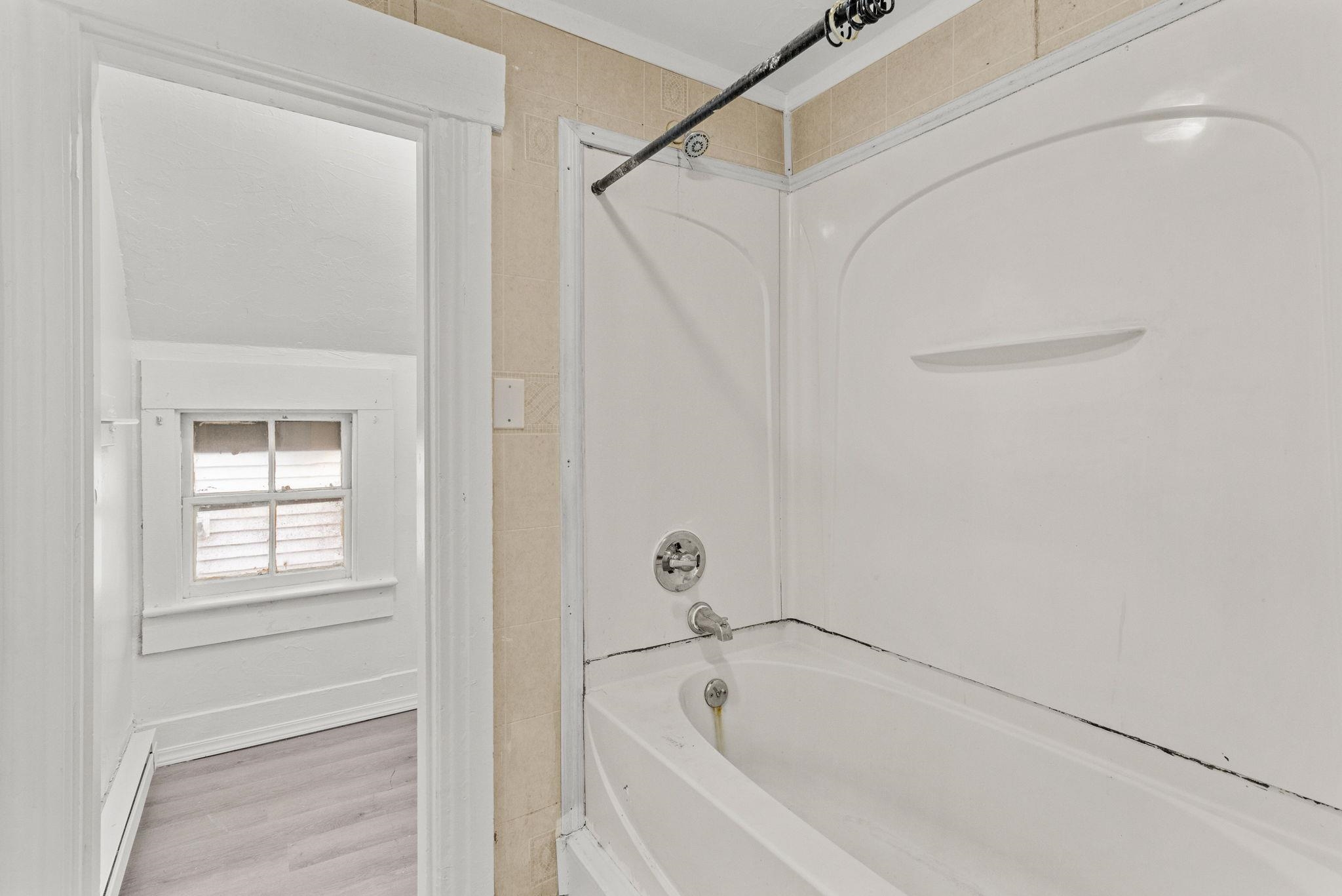 278 Auburn Street Manchester, NH 03103 - Photo 23 of 33