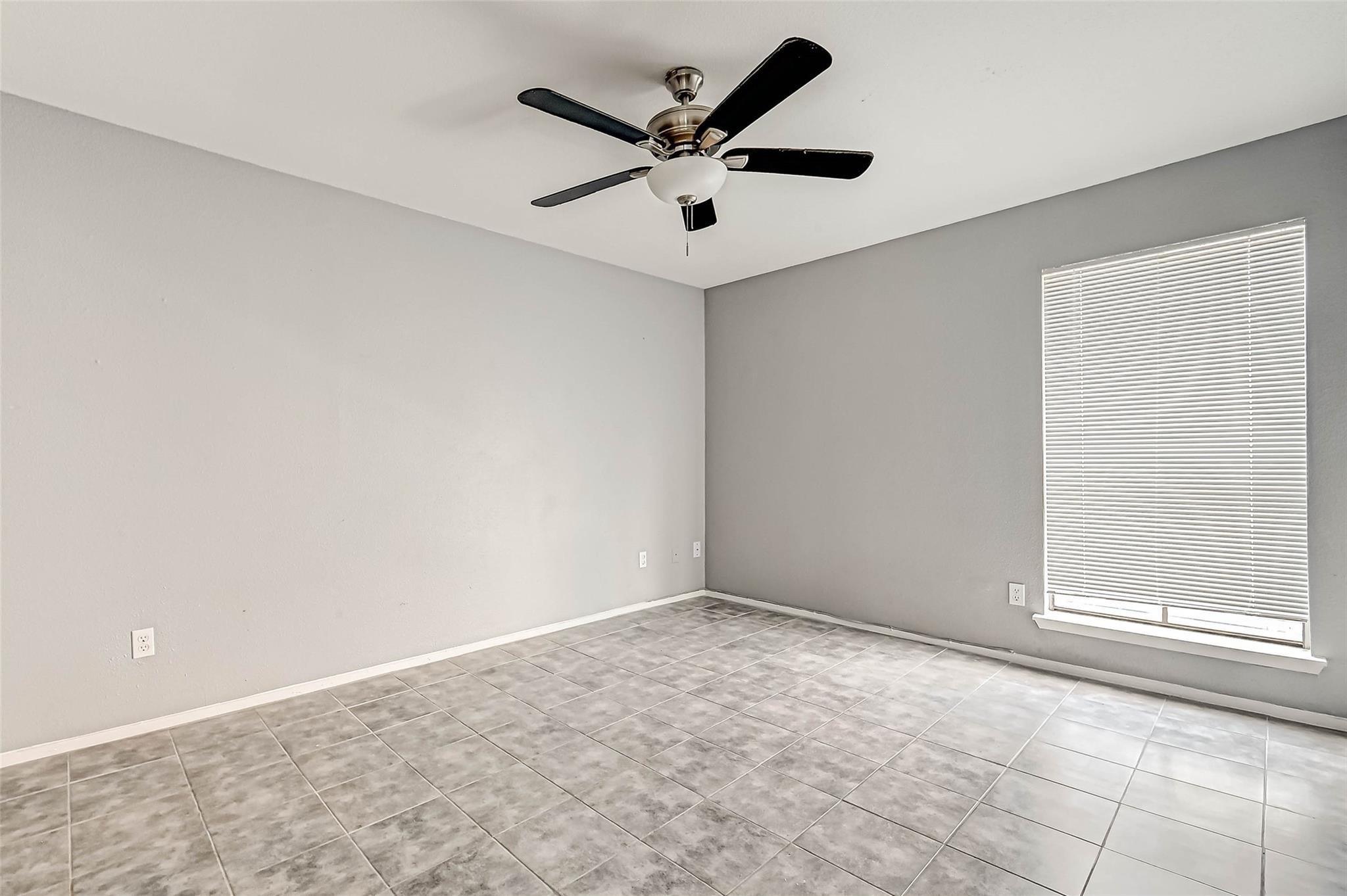 13480 South Thorntree Drive, Unit 508 Houston, TX 77015 - Photo 8 of 10 an empty room