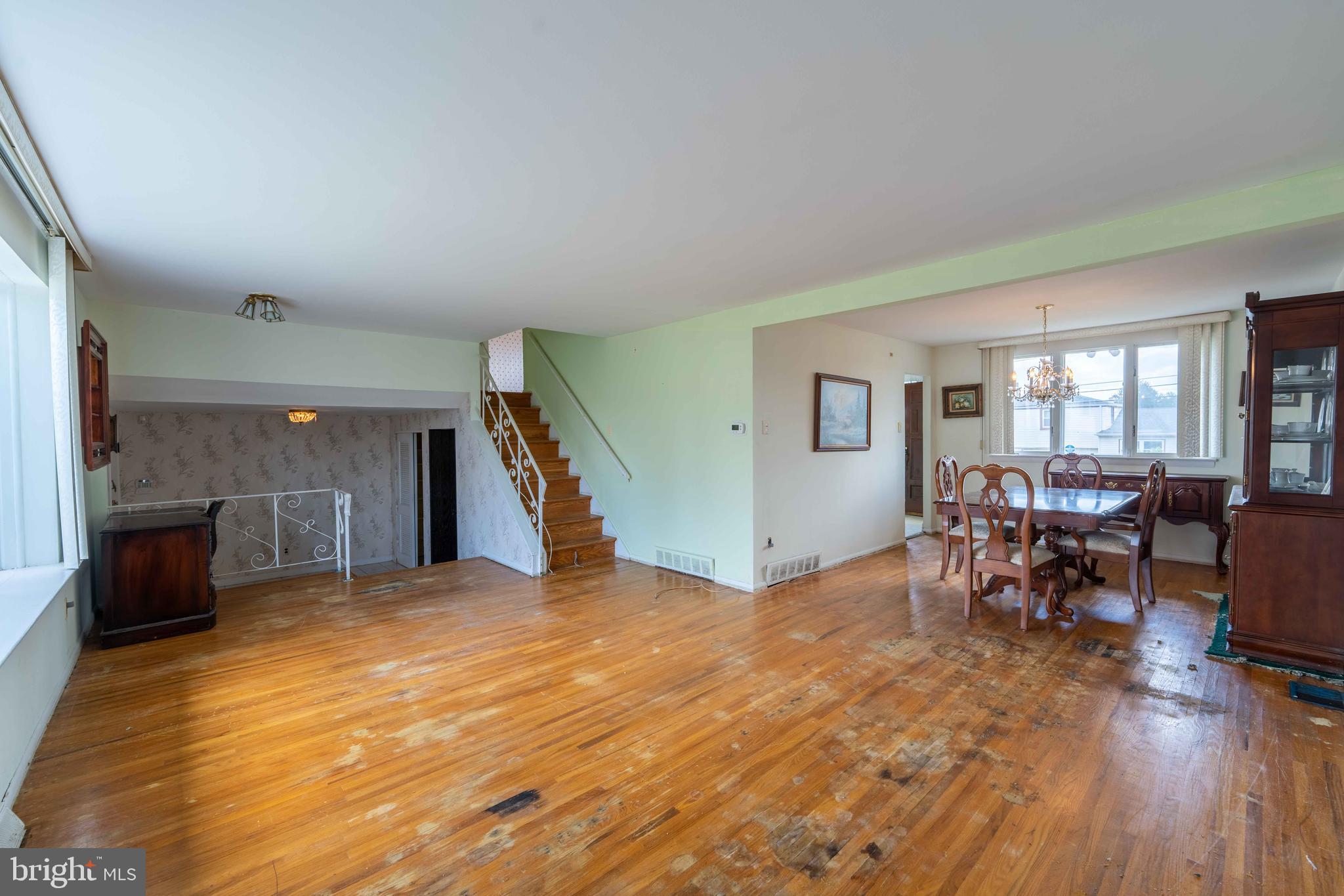 1142 Bloomdale Road Philadelphia, PA 19115 - Photo 6 of 29