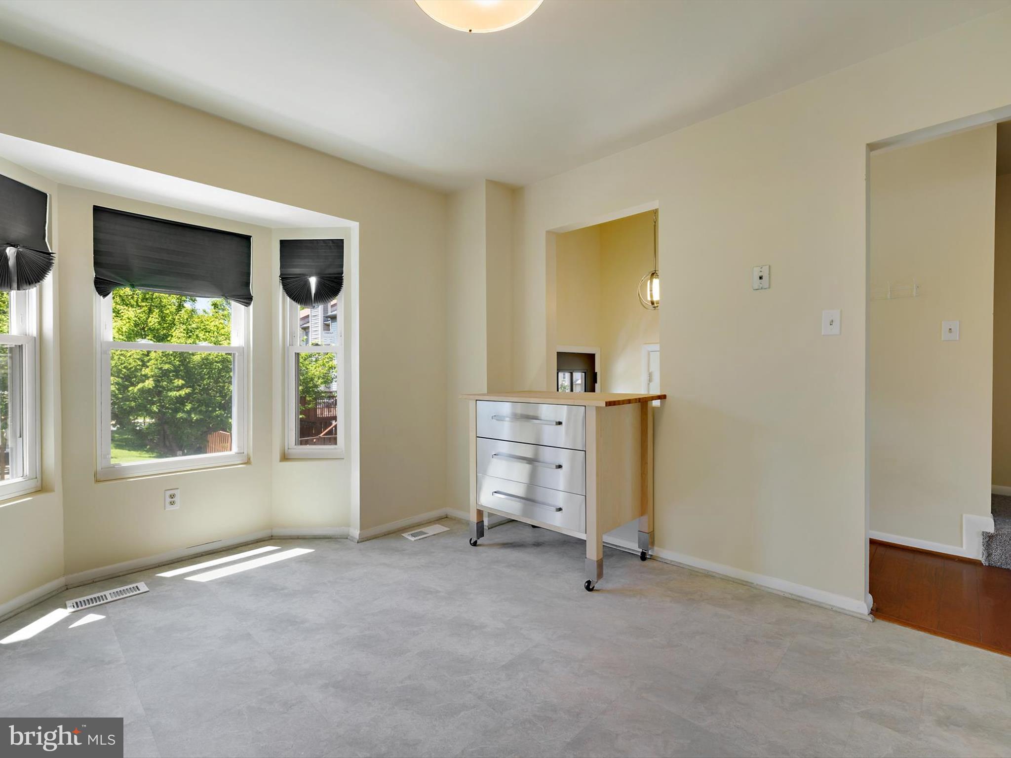 2846 Schoolhouse Circle Silver Spring, MD 20902 - Photo 13 of 32 a view of a livingroom with furniture