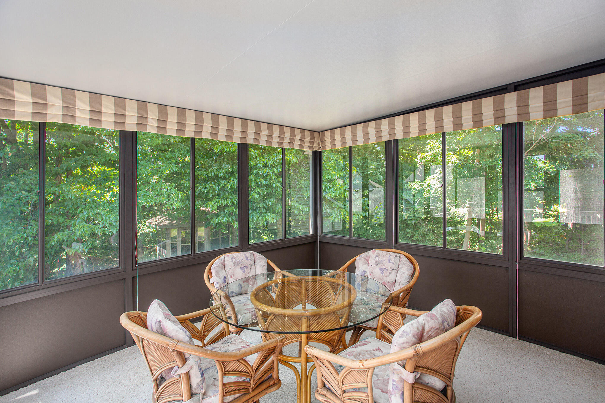 7793 Park Ridge Drive Southwest Jenison, MI 49428 - Photo 7 of 40 8L9A7690