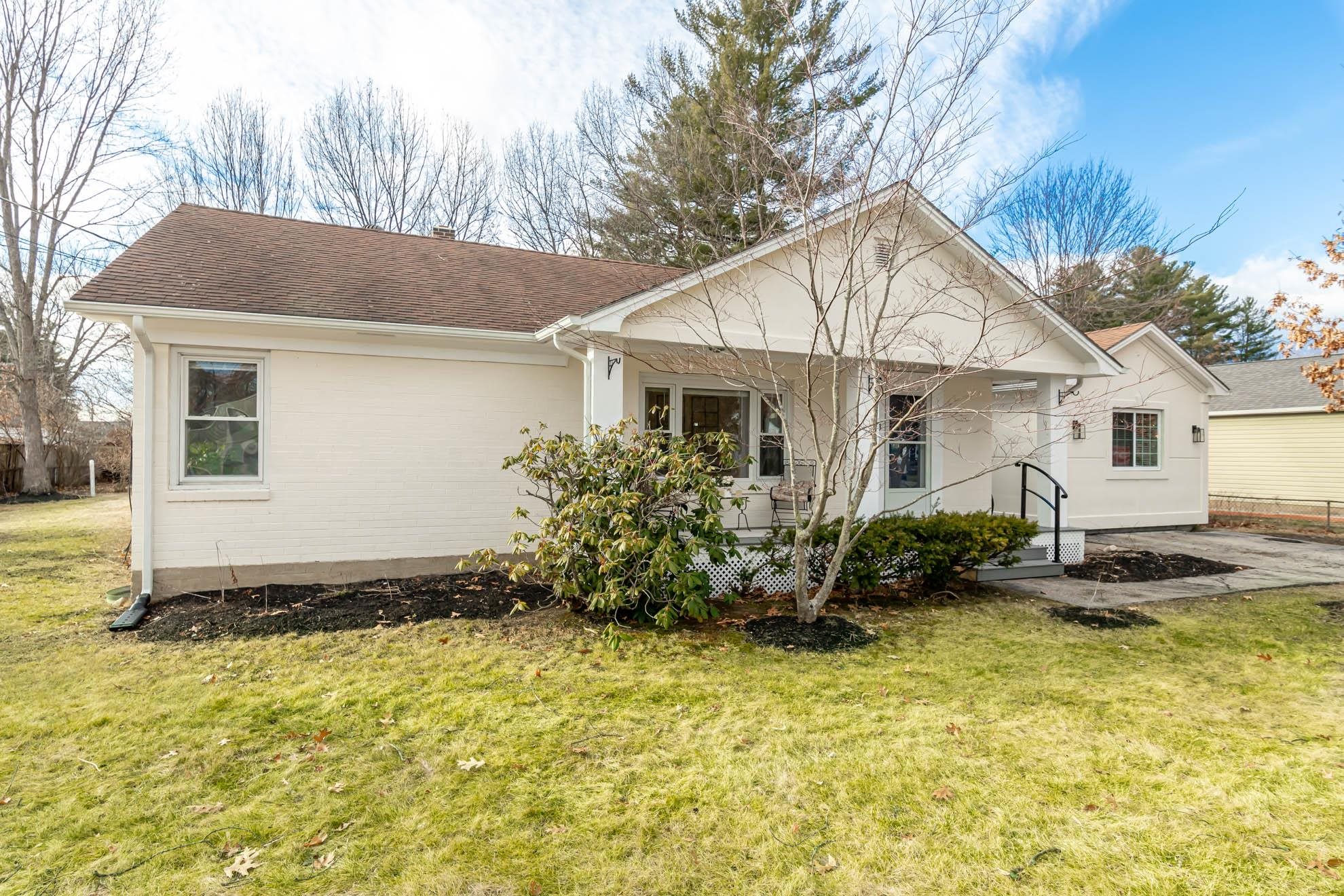 33 Plummer Road Bedford, NH 03110 - Photo 2 of 40 Gallery Image 2