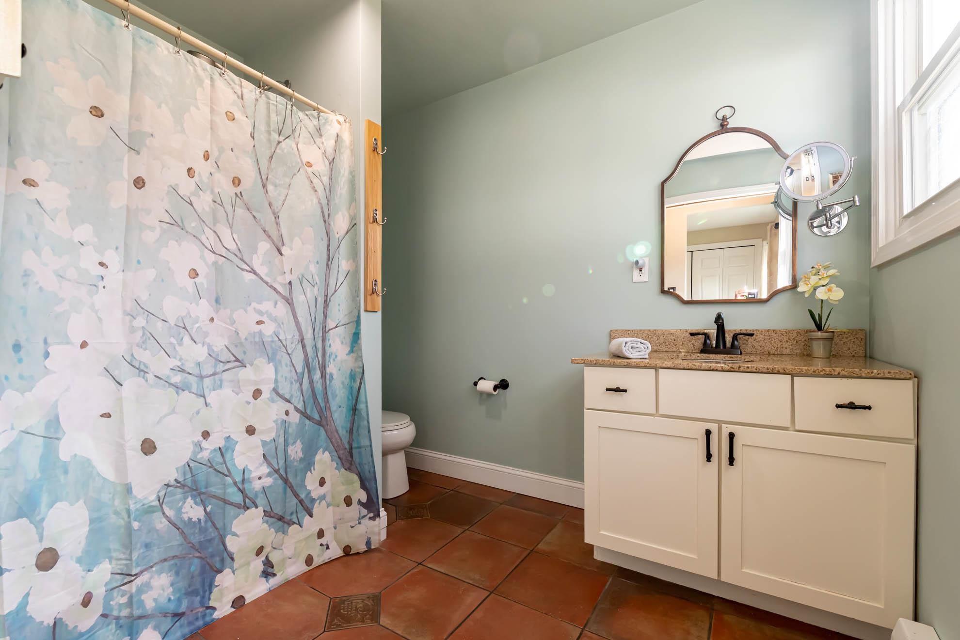 33 Plummer Road Bedford, NH 03110 - Photo 25 of 40 Gallery Image 25