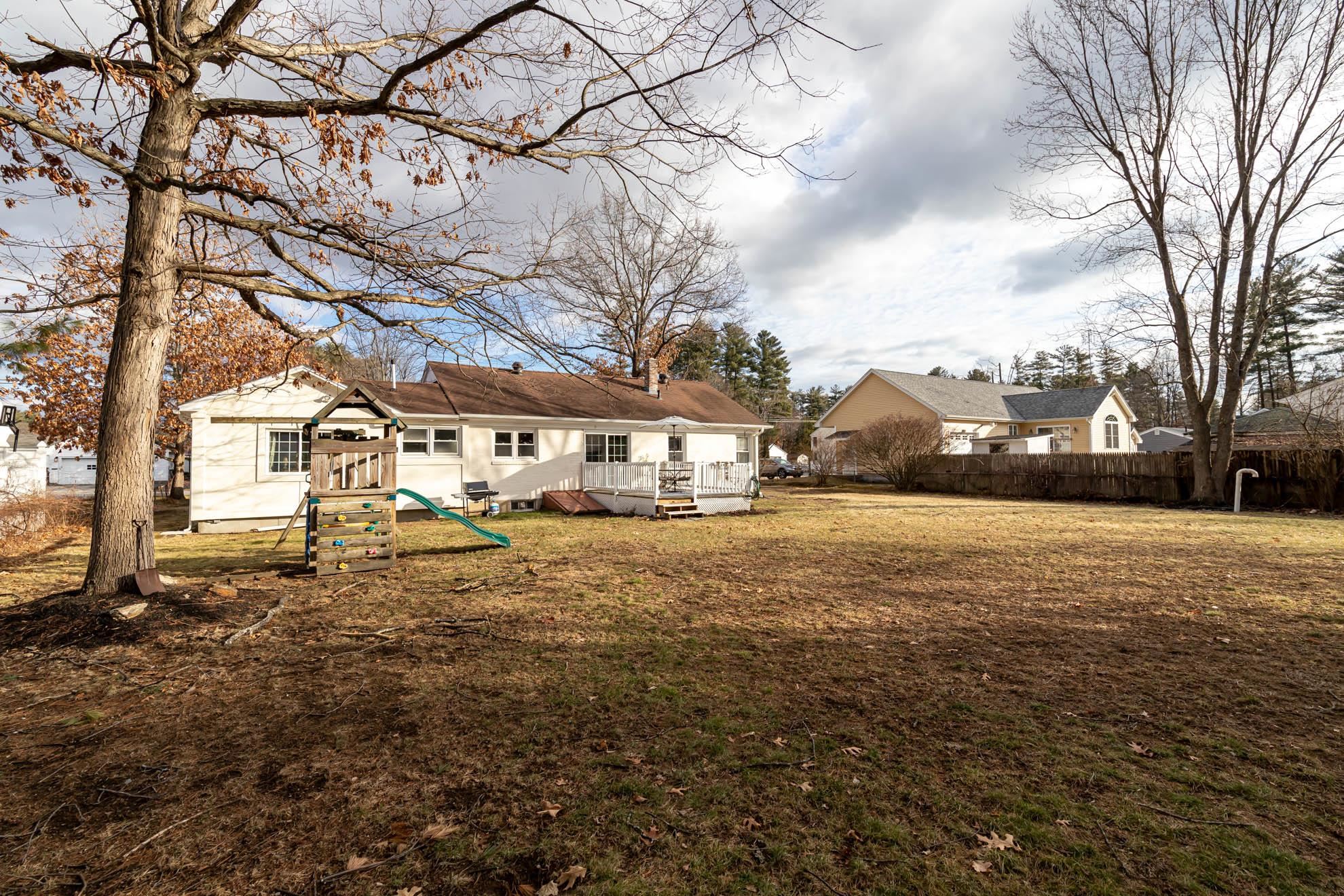 33 Plummer Road Bedford, NH 03110 - Photo 5 of 40 Gallery Image 5