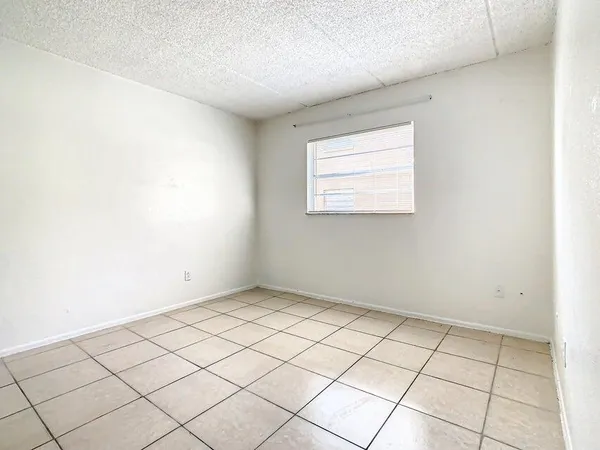 $1,250 | 714 Michigan Court, Unit 2, St. Cloud, FL 34769