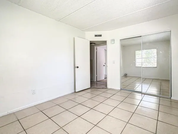 $1,250 | 714 Michigan Court, Unit 2, St. Cloud, FL 34769