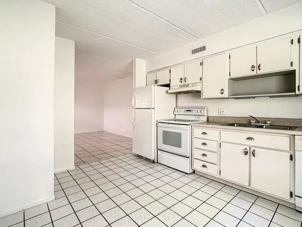 $1,250 | 714 Michigan Court, Unit 2, St. Cloud, FL 34769