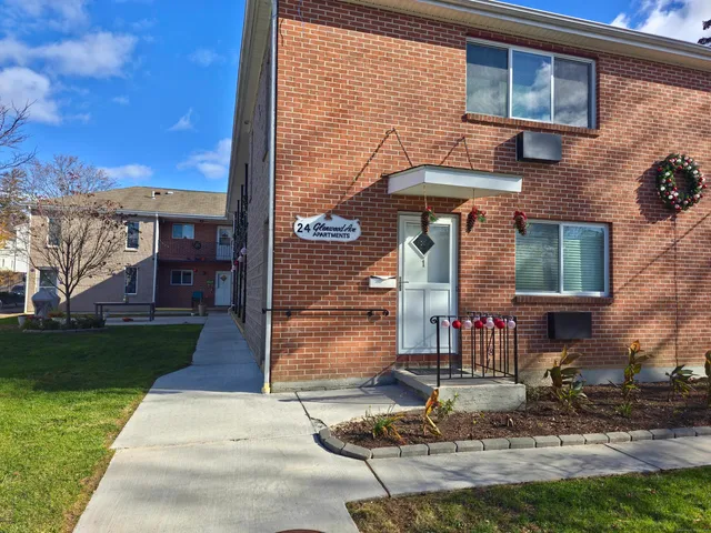 $2,200 | 24 Glenwood Avenue, Unit 8, Norwalk, CT 06854