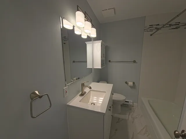 $2,200 | 24 Glenwood Avenue, Unit 8, Norwalk, CT 06854