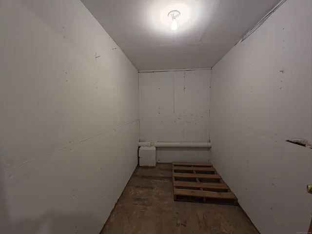 $2,200 | 24 Glenwood Avenue, Unit 8, Norwalk, CT 06854