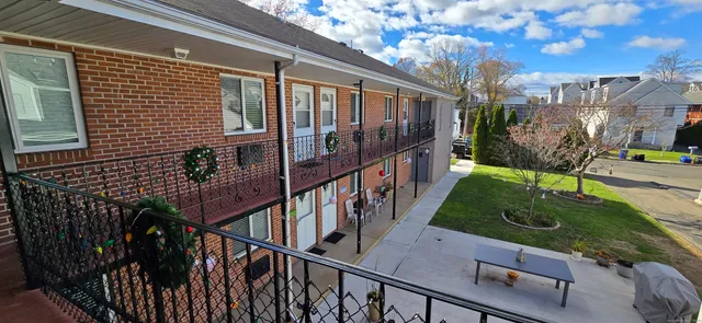 $2,200 | 24 Glenwood Avenue, Unit 8, Norwalk, CT 06854