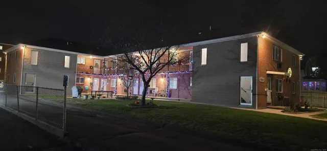 $2,200 | 24 Glenwood Avenue, Unit 8, Norwalk, CT 06854