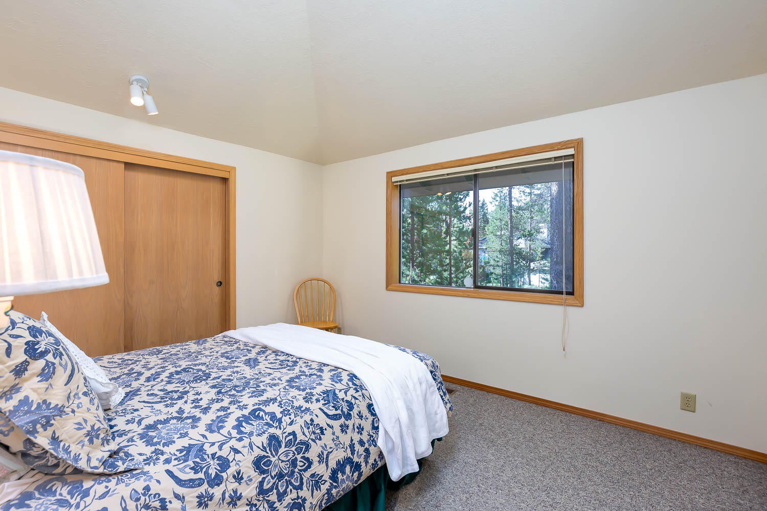 18193 Oregon Loop, Unit 4 Sunriver, OR 97707 - Photo 28 of 40 Guest 1