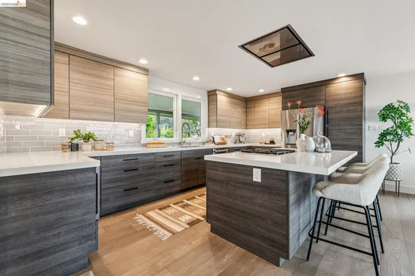 $1,195,000 | 341 Rishell Drive, Oakland, CA 94619