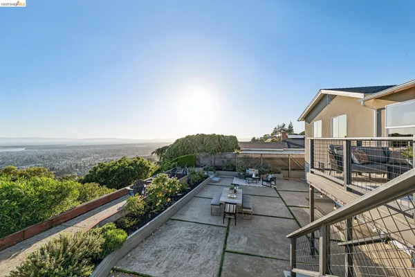 $1,195,000 | 341 Rishell Drive, Oakland, CA 94619