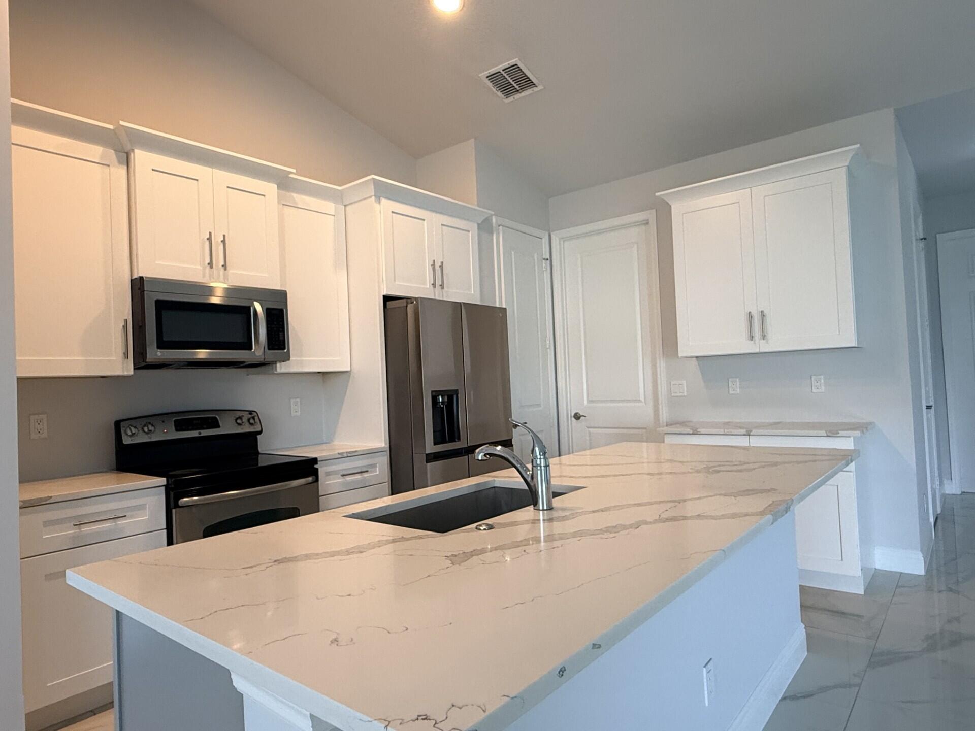 5673 Northwest Whitecap Road Port St. Lucie, FL 34986 - Photo 12 of 31 cd2d5363-3650-4294-98eb-924cbcb923ed