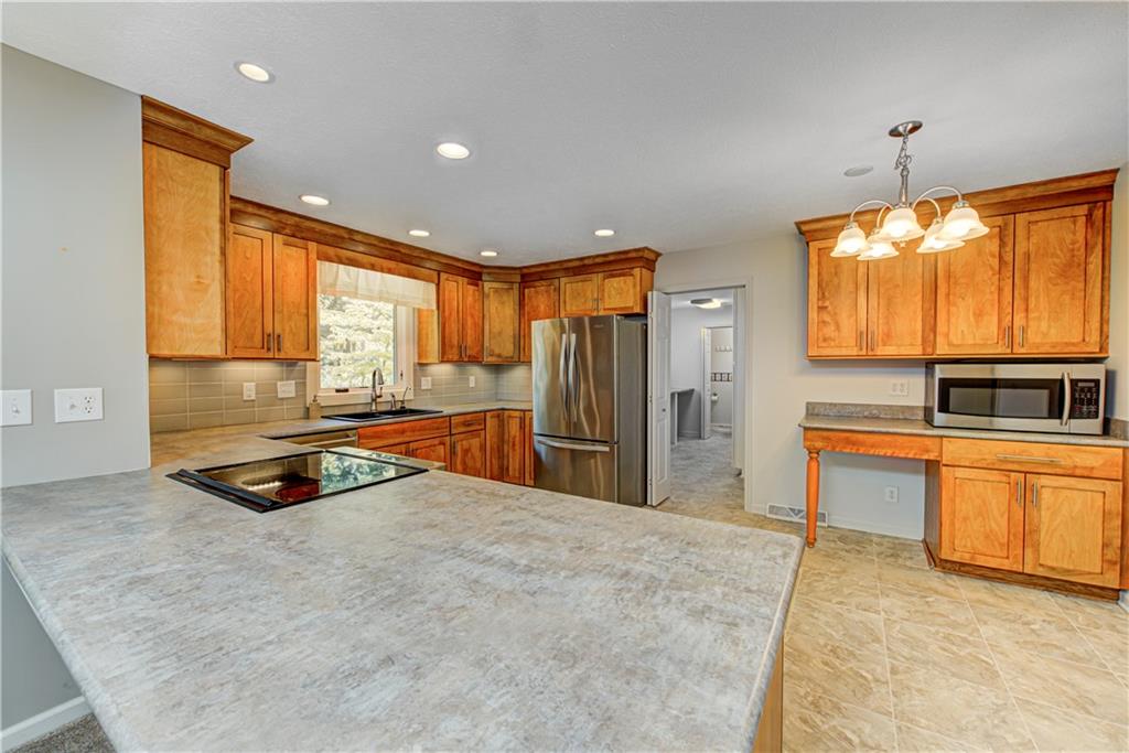 66 Ridgeway Drive Brownsburg, IN 46112 - Photo 10 of 40