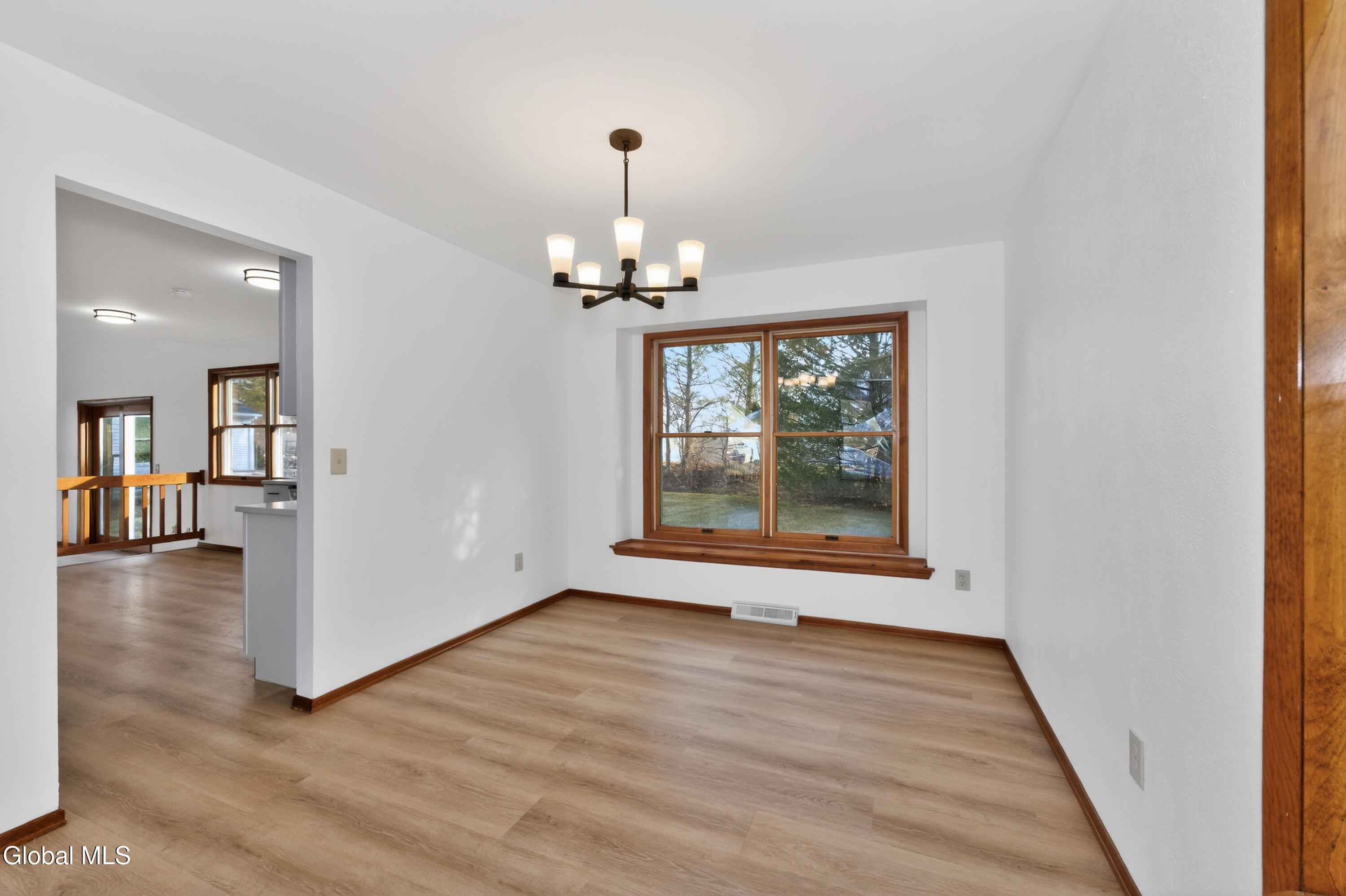 18 Rockefeller Boulevard Rensselaer, NY 12144 - Photo 11 of 43 3 Diningroom 1