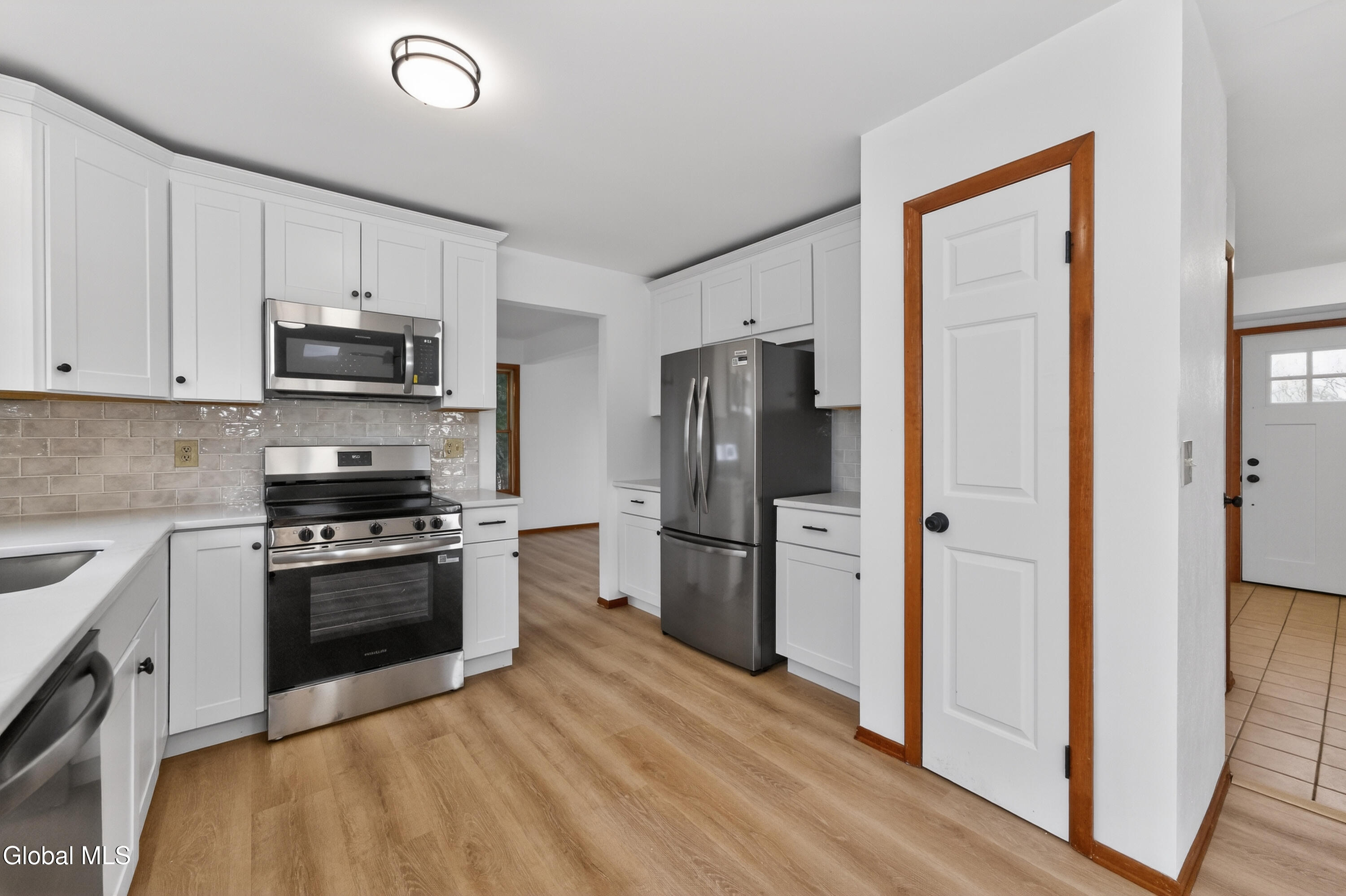 18 Rockefeller Boulevard Rensselaer, NY 12144 - Photo 18 of 43 4 Kitchen 3