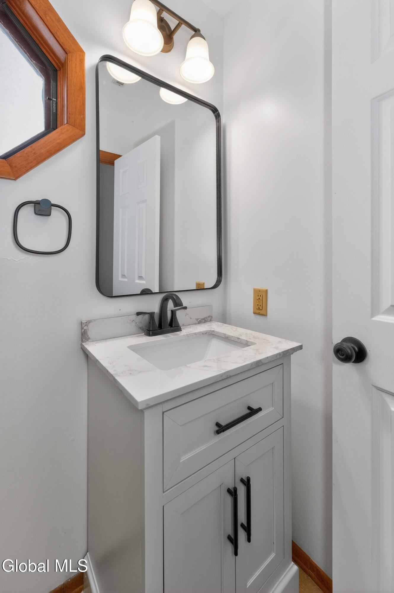 18 Rockefeller Boulevard Rensselaer, NY 12144 - Photo 36 of 43 9 Bathroom 3