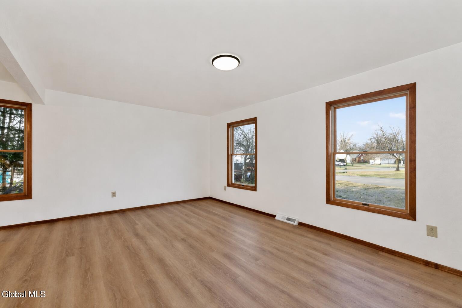 18 Rockefeller Boulevard Rensselaer, NY 12144 - Photo 8 of 43 2 living room 3