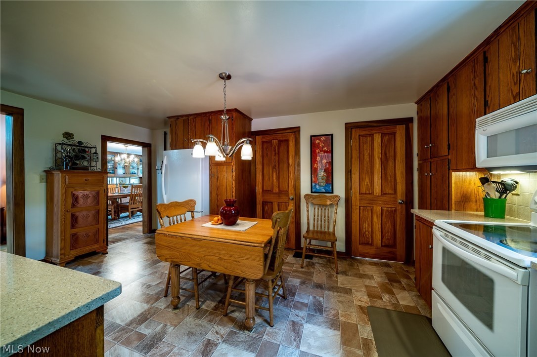 15959 Tavern Road Burton, OH 44021 - Photo 10 of 31 Gallery Image 10