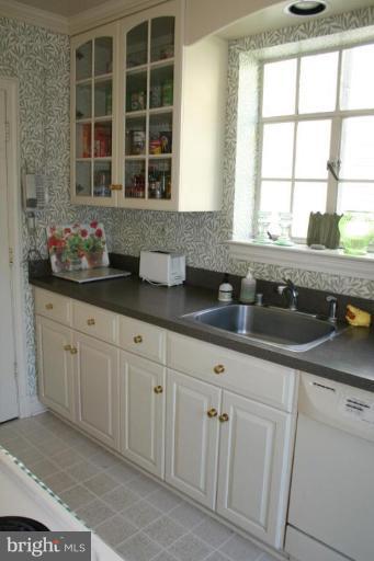 8005 Custer Road Bethesda, MD 20814 - Photo 12 of 17 Kitchen