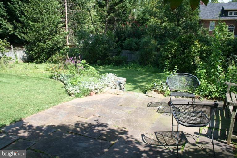 8005 Custer Road Bethesda, MD 20814 - Photo 15 of 17 Back yard