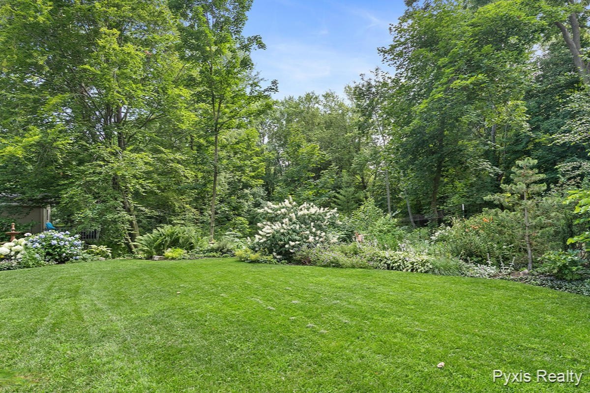 668 Graafschap Road Holland, MI 49423 - Photo 27 of 32 IMG_1026