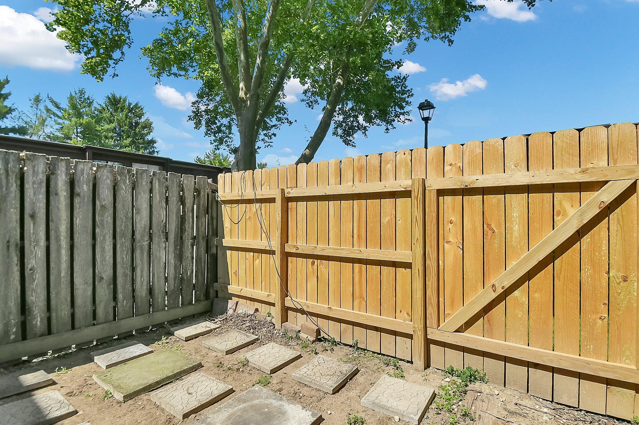 464 Shell Court West Columbus, OH 43213 - Photo 24 of 33 25-web-or-mls-464-shell-ct-w