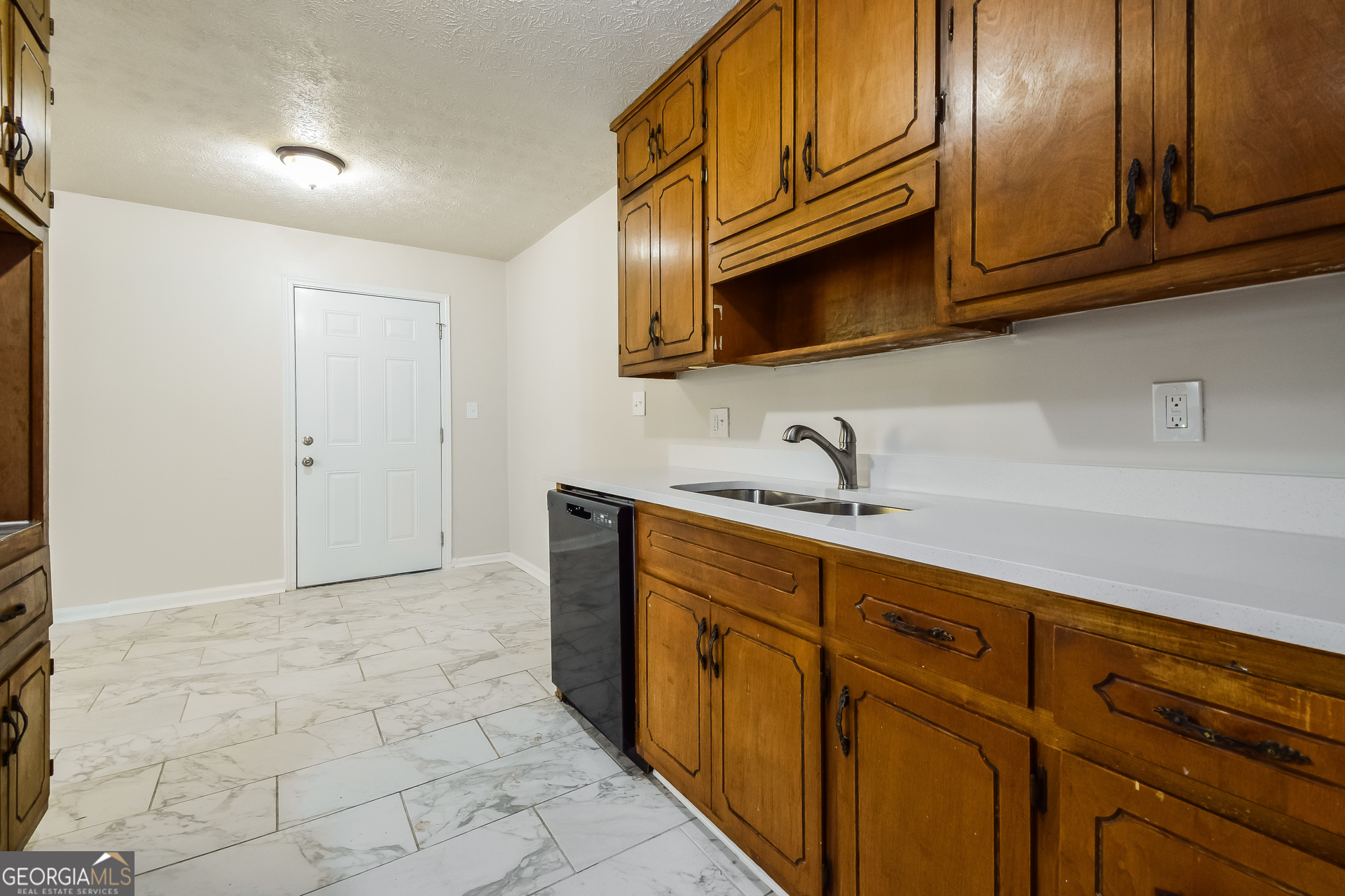 6494 Bobolink Court Rex, GA 30273 - Photo 7 of 16