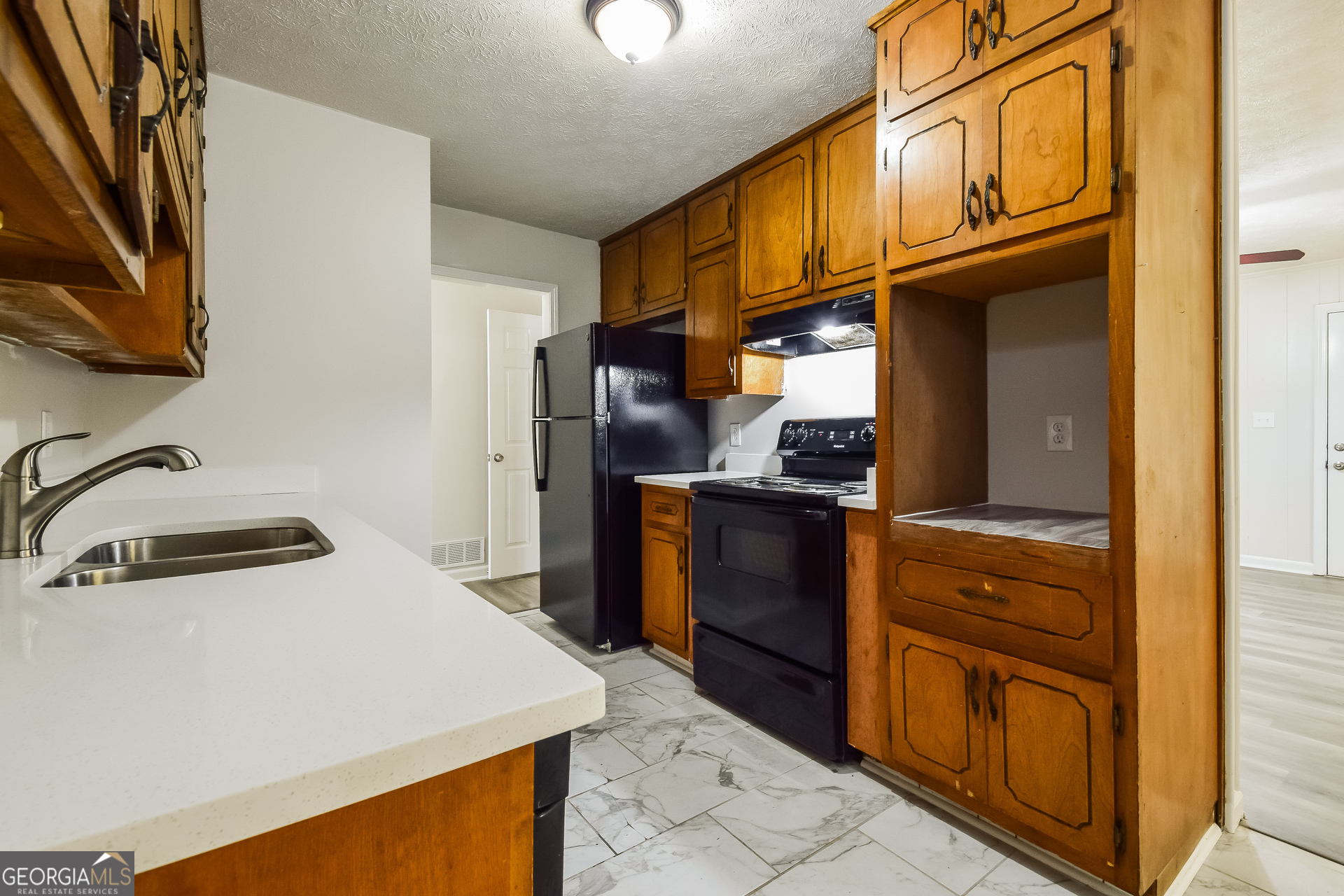 6494 Bobolink Court Rex, GA 30273 - Photo 8 of 16