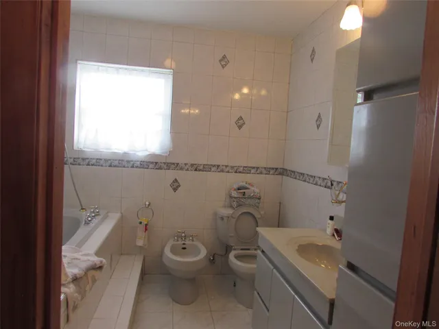 $789,000 | 828 Windmill Avenue, West Babylon, NY 11704